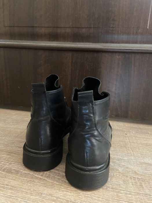 Продам женские ботиночки