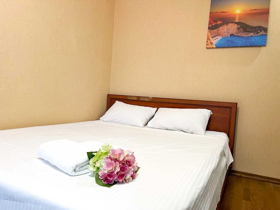 Бульвар Лесі Українки 28, 1к, метро Печерська 3 хв, подобово/погодинно