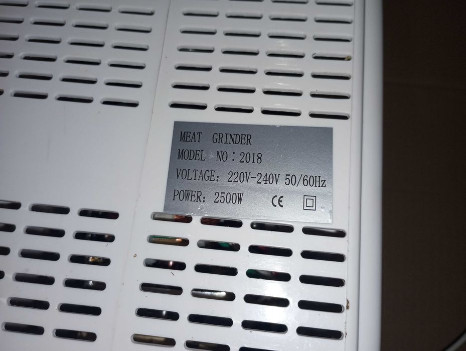 М'ясорубка електрична Grant 2500W электро мясорубка