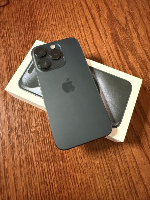 iPhone 15 Pro używany (granatowy)