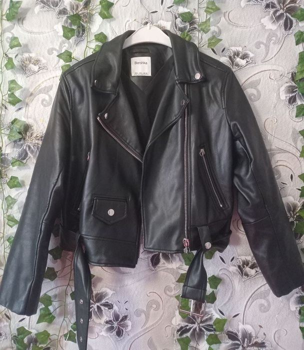 Жіноча косуха шкіряна куртка молодіжна bershka