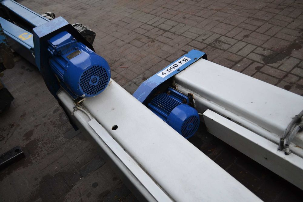 Podnośnik dwukolumnowy CAR LIFT OSTRÓW WLKP,śrubowy,na ramie,4500kg