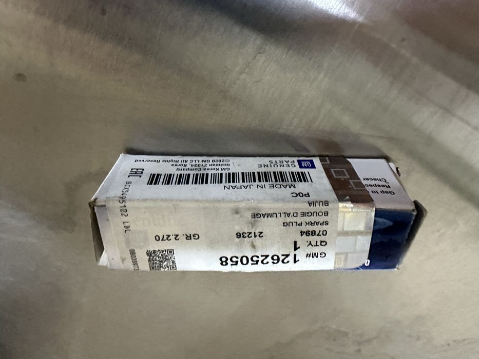 Свічка запалювання 12625058 General Motors