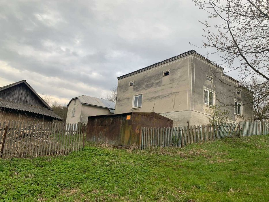 Приватизований будинок с. Вишнів Рогатинський р-н, центр