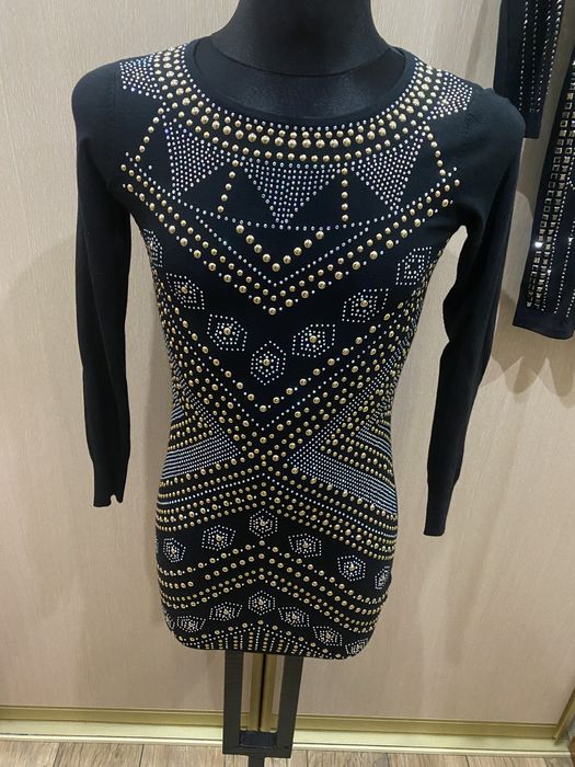 Pięknie zdobiona sukienka