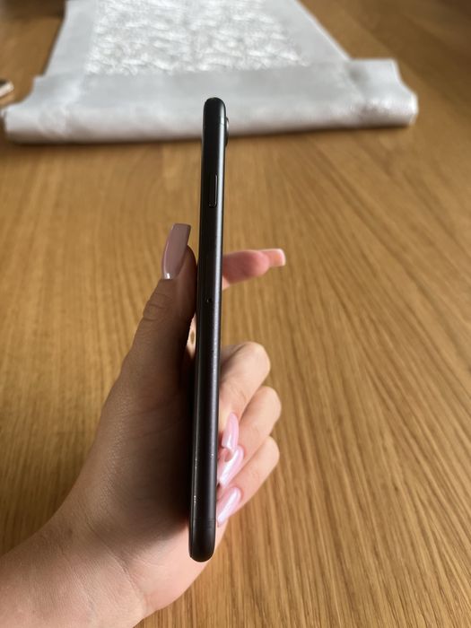 iPhone 7- 128GB