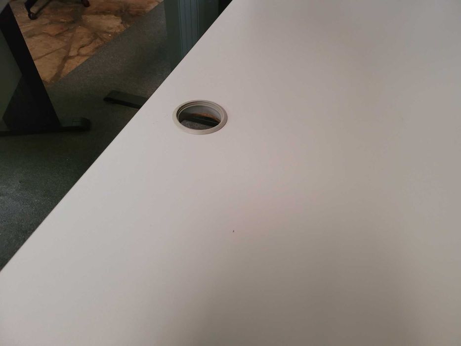 Individual Desks – Excellent Condition – Unit Price64584277146627122