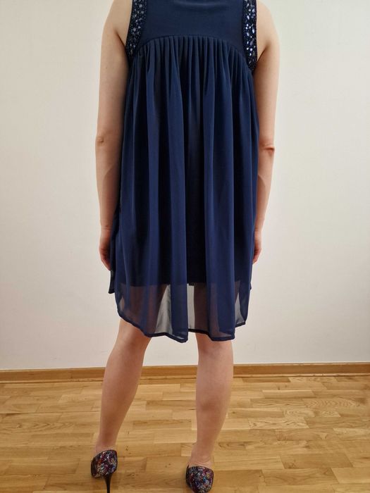 Wieczorowa sukienka Stradivarius