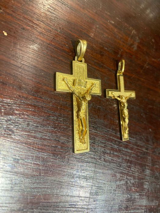 Crucifixo Cristo Ouro Português 19,2 quilates Nobre Rubi Maior 6 cm