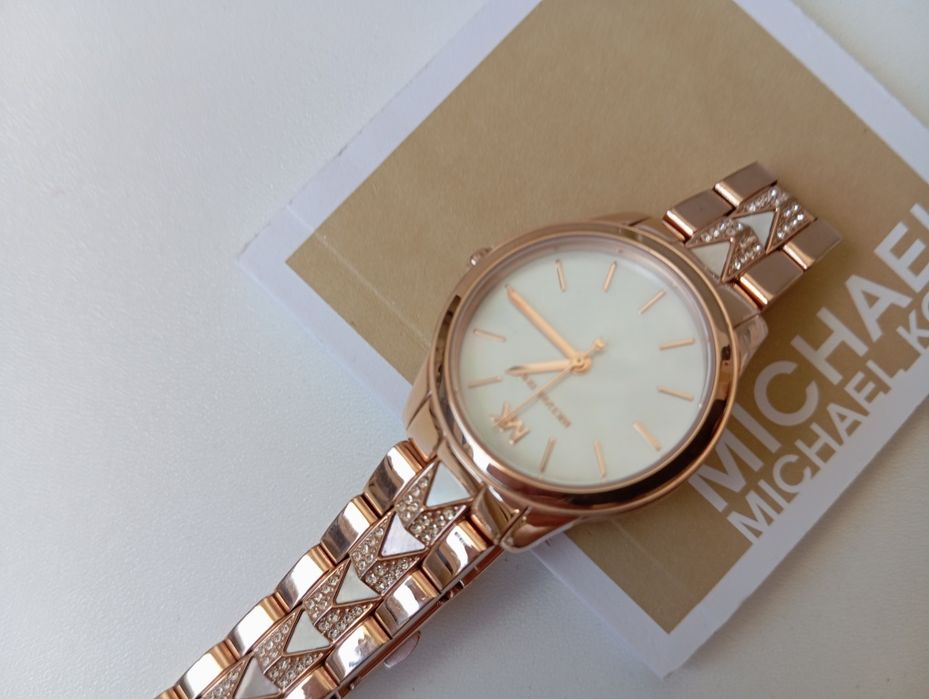 Nowy damski zegarek Michael Kors model 6674
Różowe złoto