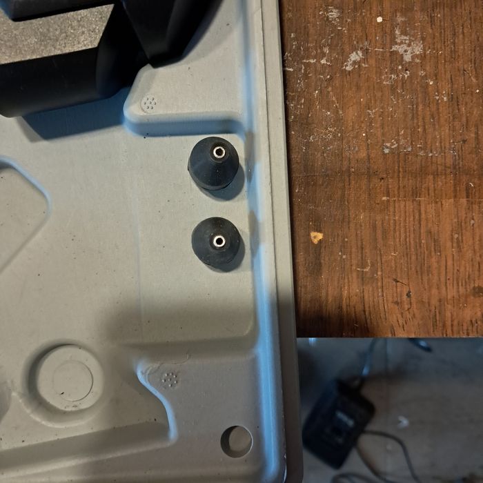 Bezprzewodowy pistolet do kleju Compatator