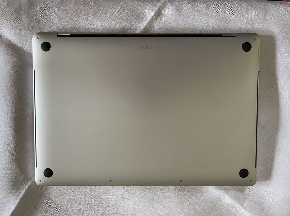 Apple MacBook Pro 16'' 2.4GHz (i9) /32GB/2TB SSD/Radeon Pro 5500M 8GB