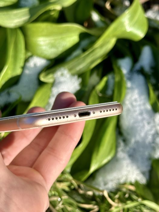 Продам iPhone 8 64gb 83%