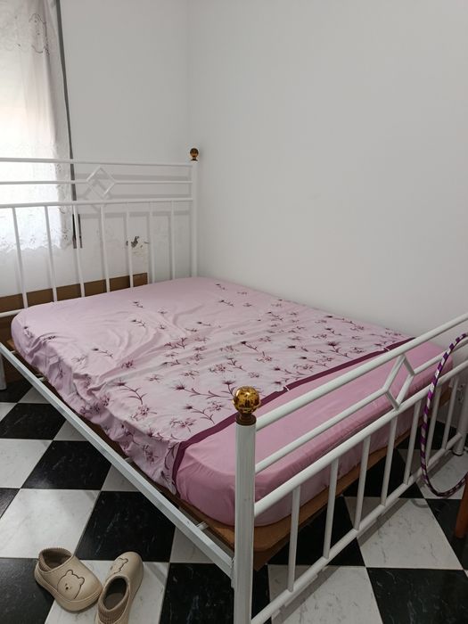 Cama casal + Frigorífico