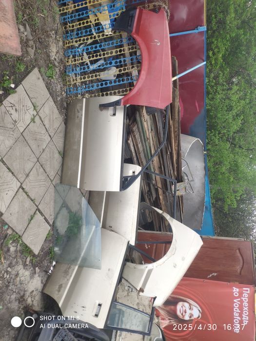 Двери Mercedes 190 w201 Mitsubishi Space Wagon 1986