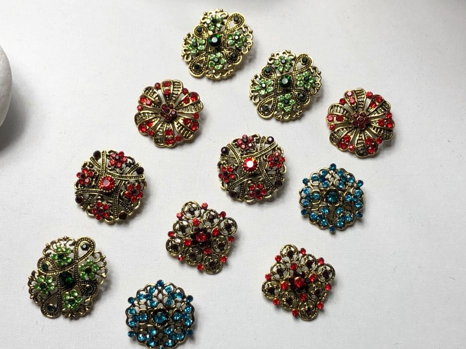 Piękna elegancka broszka