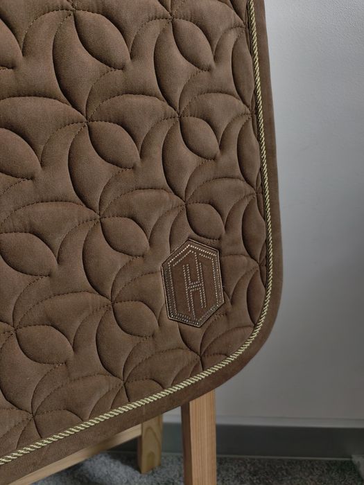 Czaprak skokowy Eskadron velour almond Full Vs