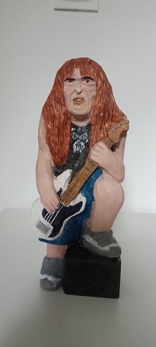 Steve Harris. Iron maiden. Basista. Figurka drewniana.