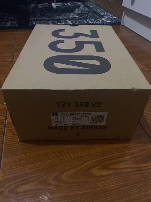 Yeezy Boost 350 v2 Bone