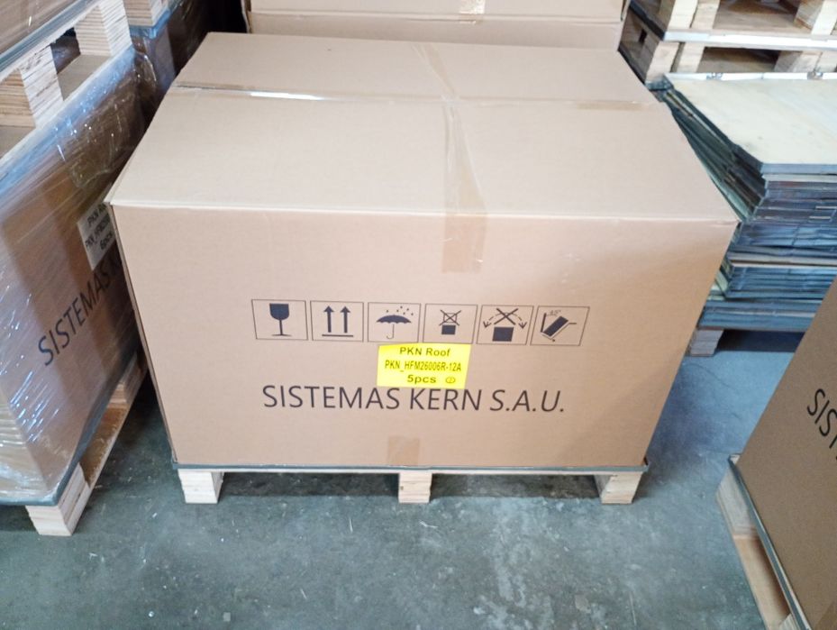 Duży karton opakowanie.