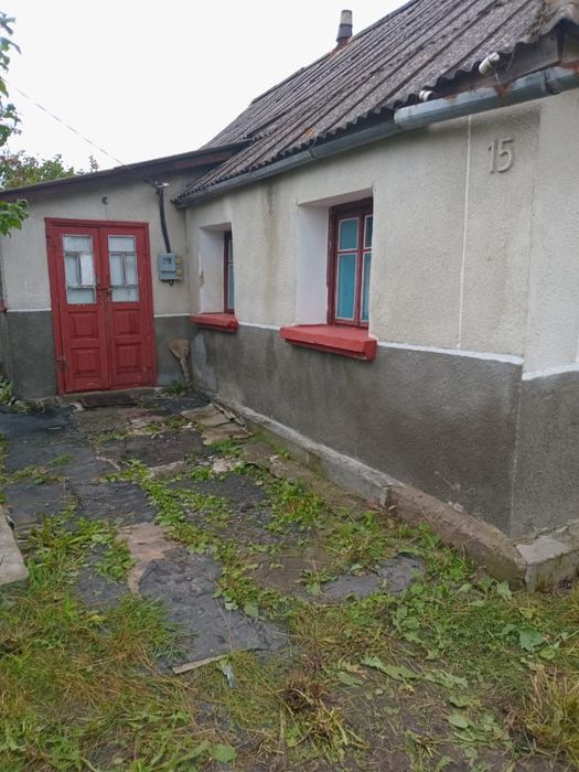 Будинок м. Білогірʼя, вул Шевченка, 15. Та 15 соток землі біля будинку