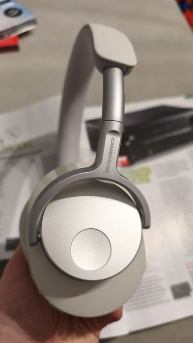 Słuchawki Cambridge Audio Melomania P100 SE, białe, jak nowe.