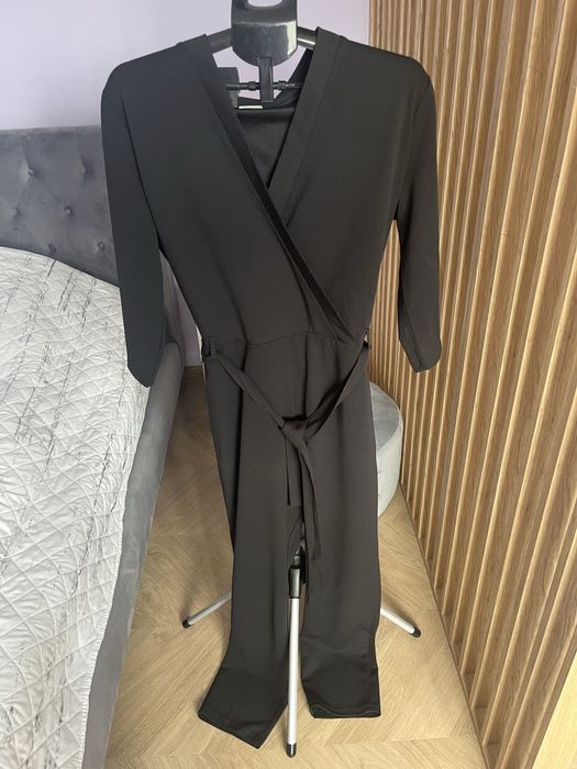 Czarny elegancki kombinezon