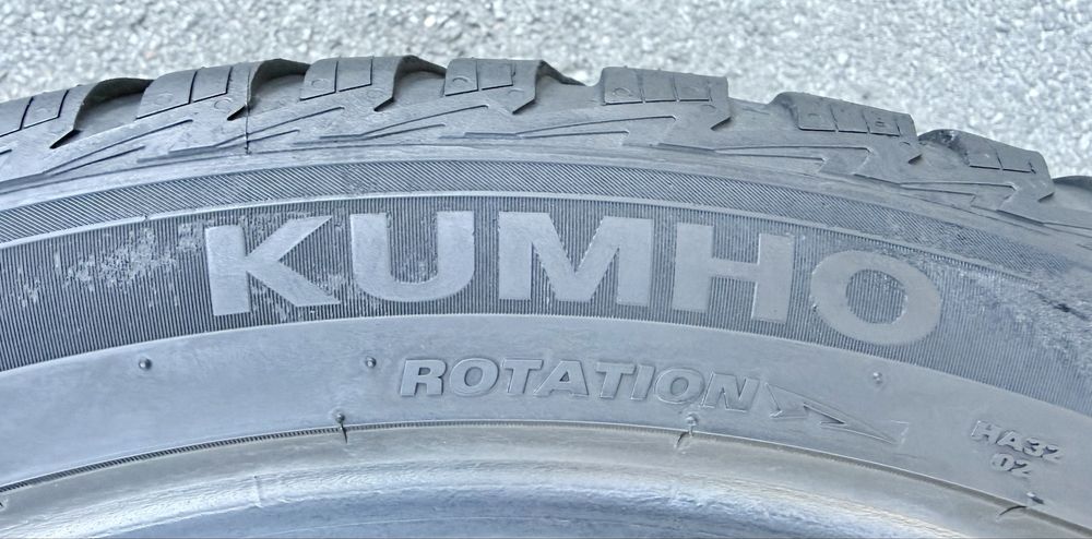 245/40 18 Kumho Solus 4S HA32  2 шт