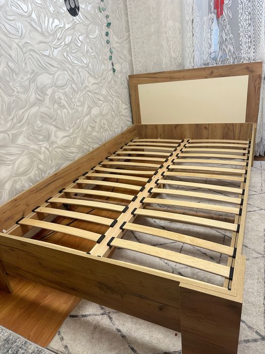 Ліжко з матрацом 210*120