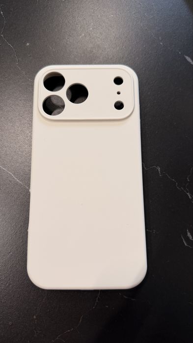 Силіконовий чехол на iphone 17 pro max, молочного кольору