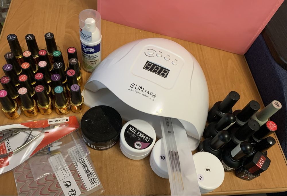 Набір для манікюра, лампа, гель-лаки, пензлики, база, кусачки