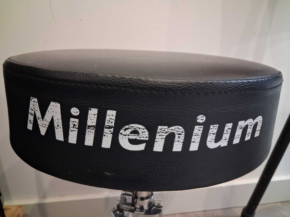 Banco Millenium MDTJR Throne Round