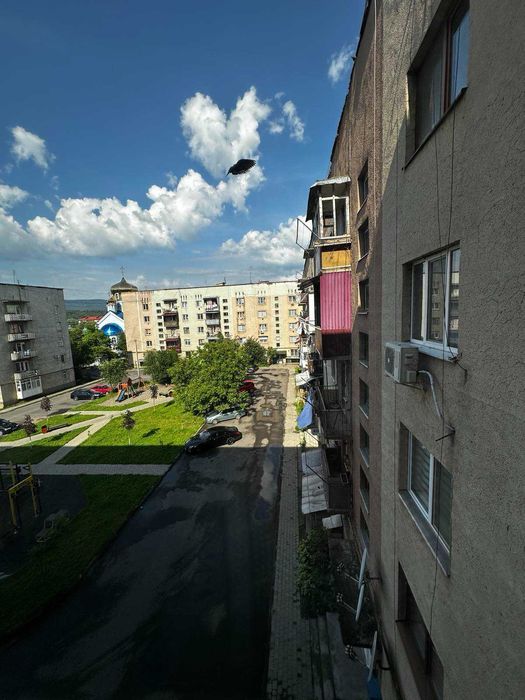 Продається 2 кімнатна квартира в м. Тячів