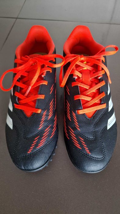 Buty piłkarskie adidas Predator 24 Club 41 1/3 halówki