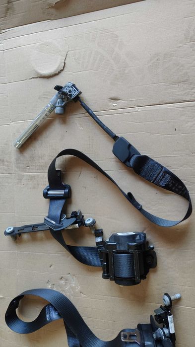 pas bezpieczeństwa przód lewy prawy napinacz jeep cherokee kl 2017