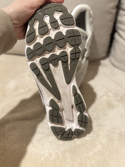 Under armour кросівки