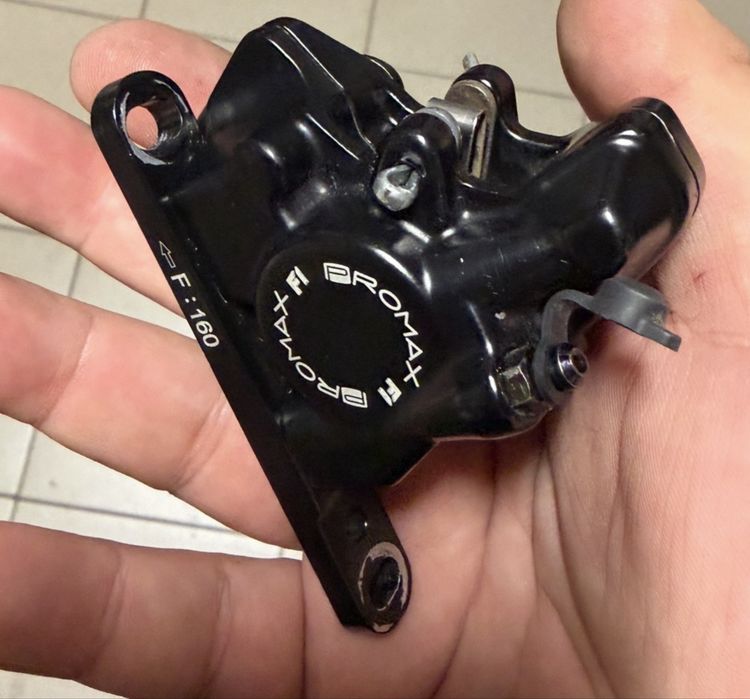 Zaciski rowerowe hydrauliczne promax F1
