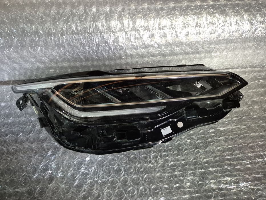 Vw Golf VIII Lampa Led reflektor prawy