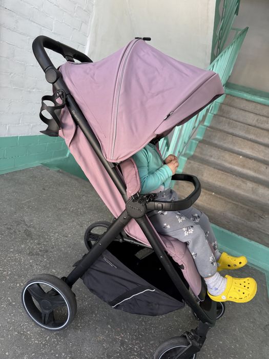Прогулянкова коляска CARRELLO Bravo