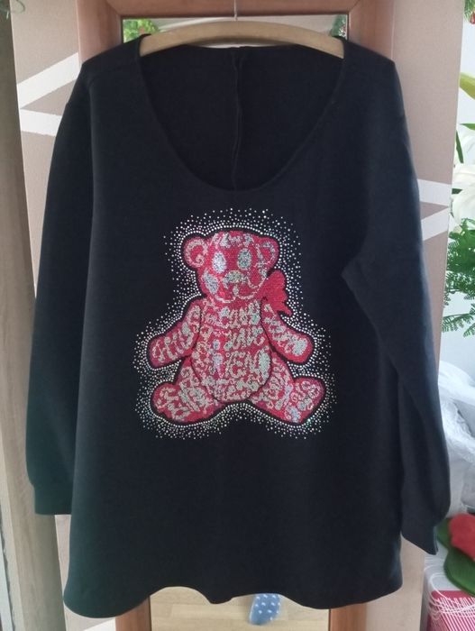 Sweterek damski z misiem