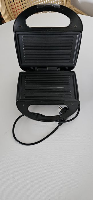 Sanduicheira como nova