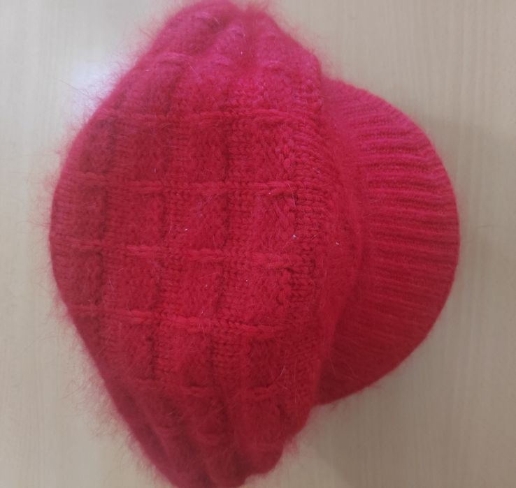 Gorro boné de lã vermelha