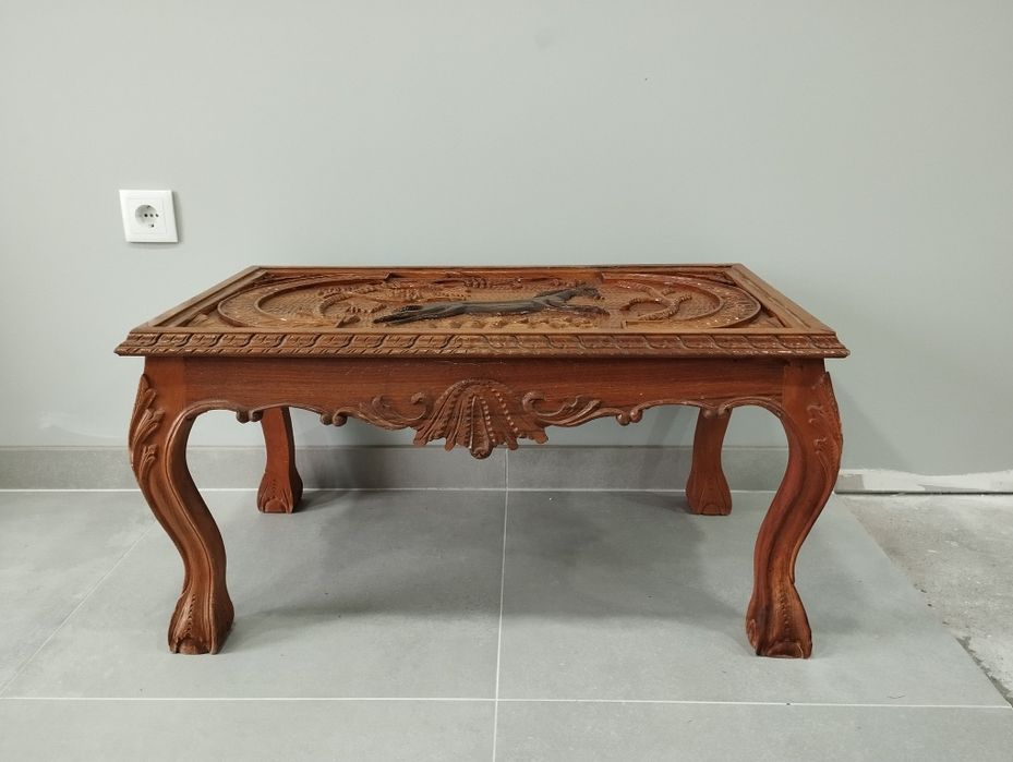 Mesa de sala para pôr no meio