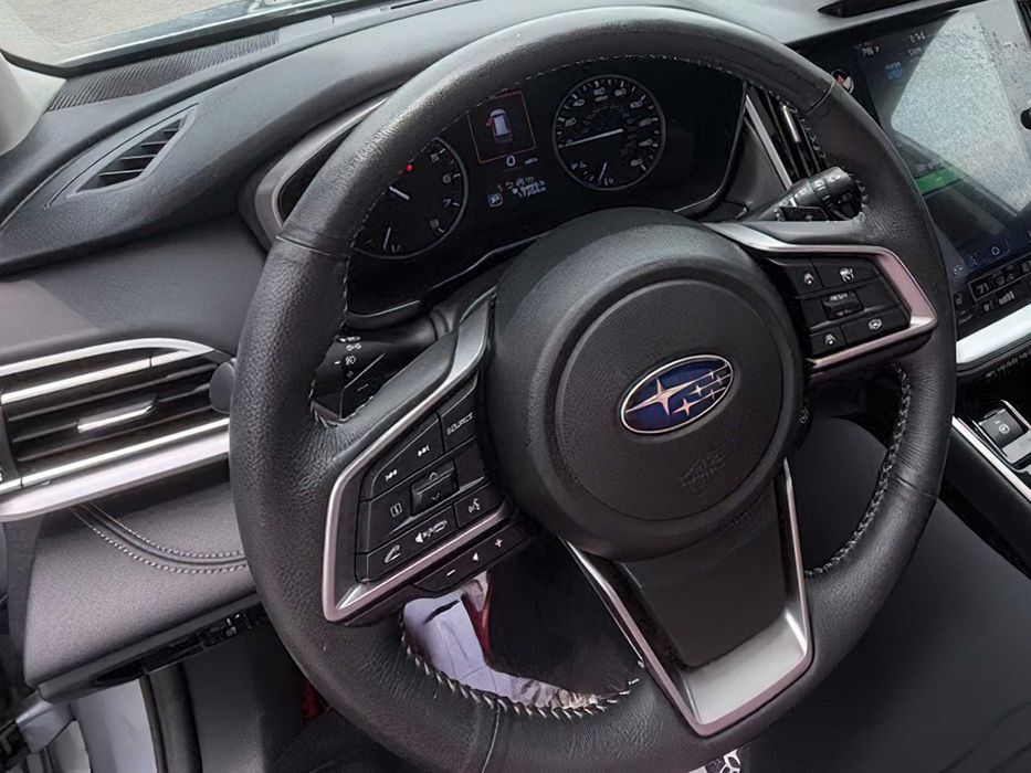 Subaru Outback      2024