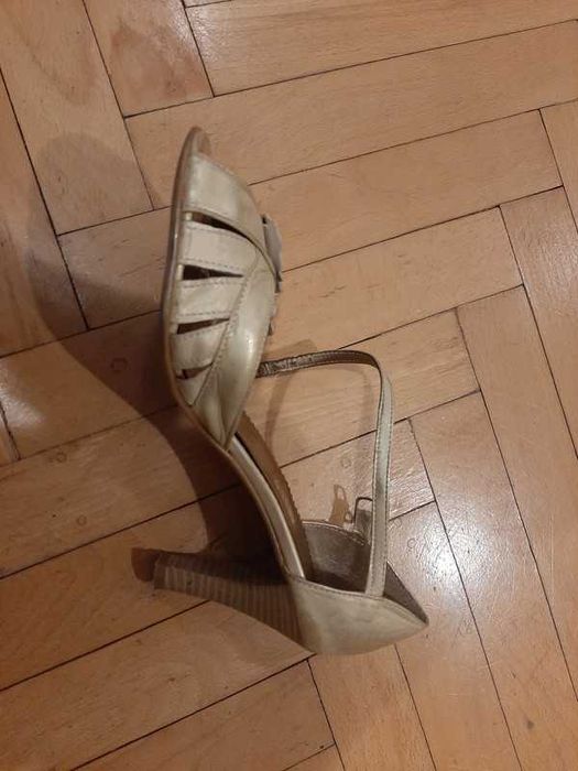Złote, skórzane buty, 38. Obcas