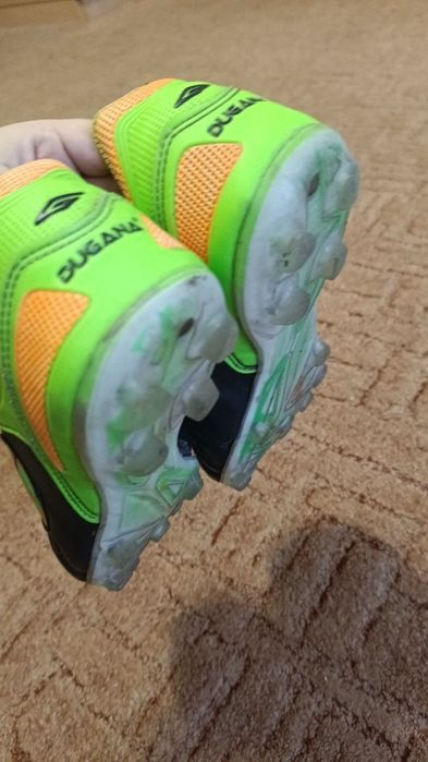 Продам бутсы 36р