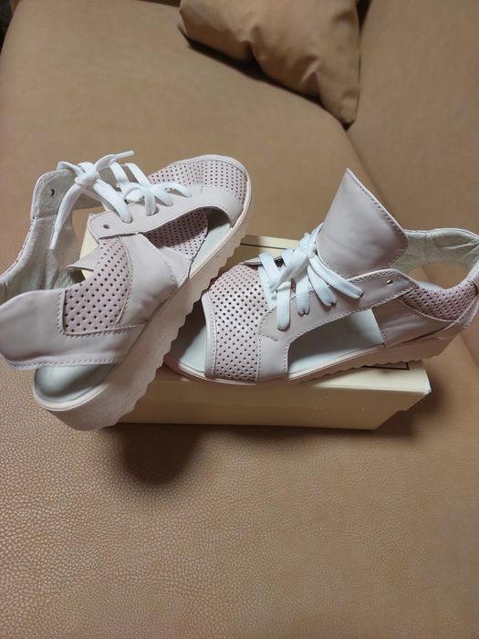 Босоніжки спортивного стилю, натуральна шкіра,