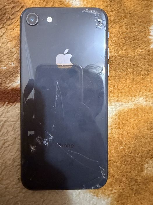 iPhone 8.