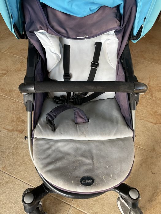Carrinho bebé + Cadeiras