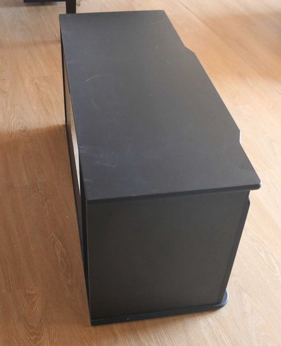 Móvel de TV - Preto com 2 portas em vidro (em bom estado)